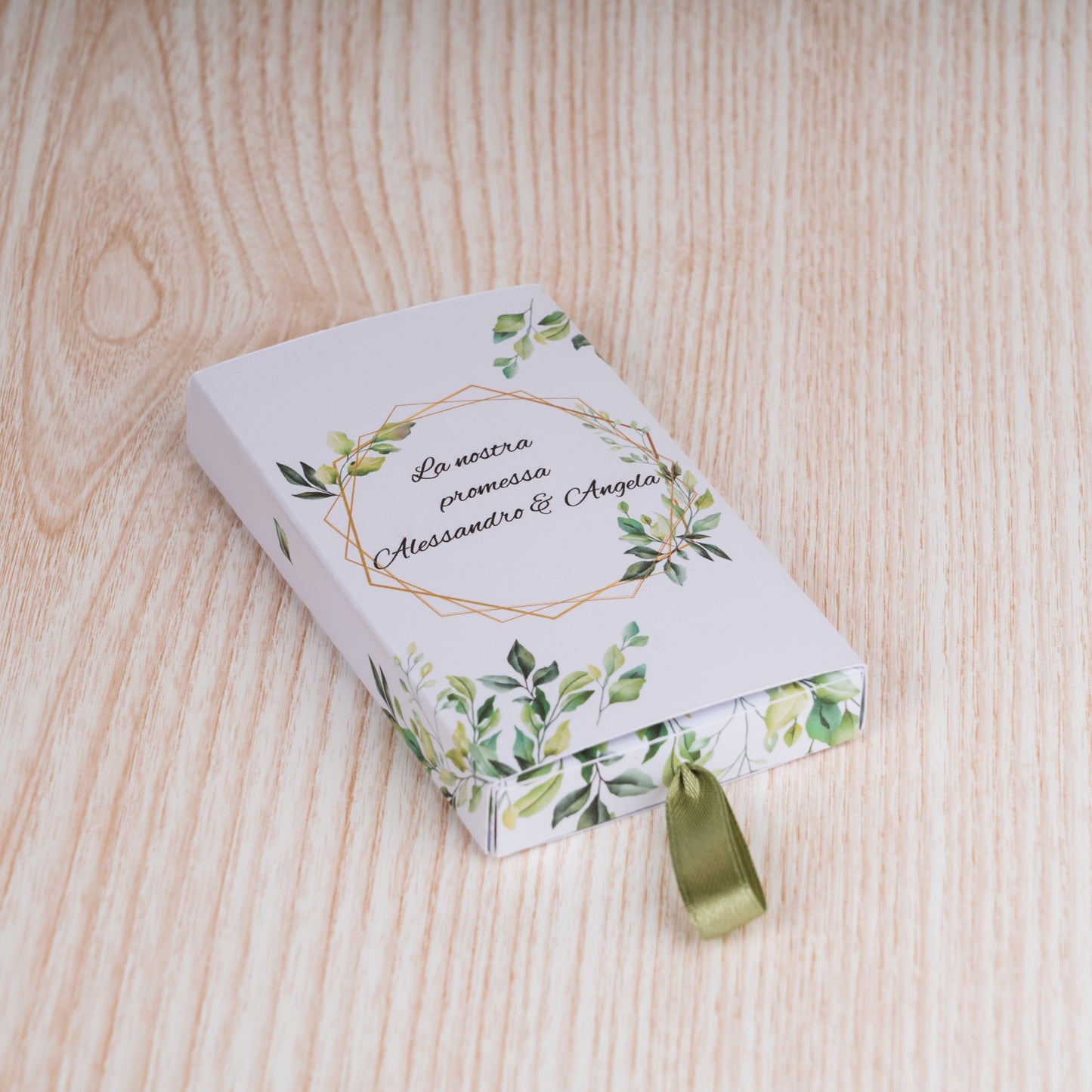 Scatolina porta confetti per promessa di matrimonio