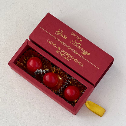 Scatolina Porta Confetti Laurea Rosso Bordeaux con Scritta Oro Personalizzata | Bomboniera Laurea Elegante | Made in Italy