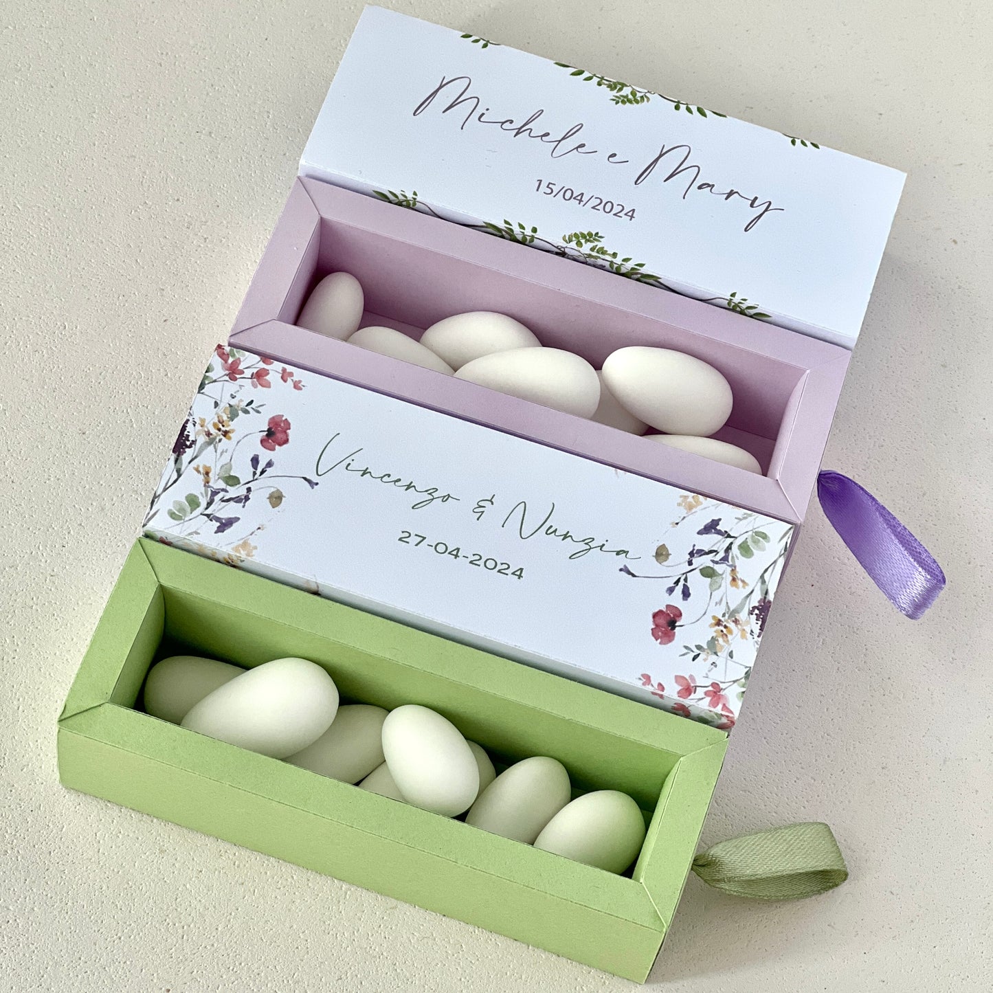 Scatolina Porta Confetti Personalizzata – 2 Grafiche Floreali – Bomboniera Matrimonio / Promessa / Evento – Custom Box con Nastro