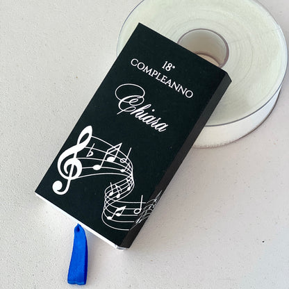 Scatolina Porta confetti per Compleanno 18 Anni - Musica - Note - Pentagramma -  Bianco e Nero, Bomboniera Musicale