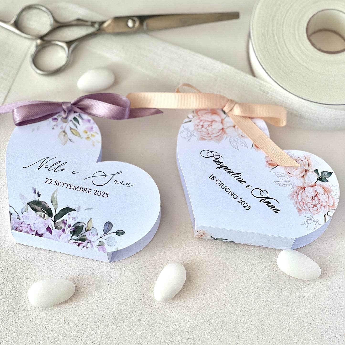 Scatolina Portaconfetti Cuore Personalizzata • Bomboniera Matrimonio/Comunione/Battesimo • 5 Grafica Florali • Fiocco in Raso • 5 Confetti