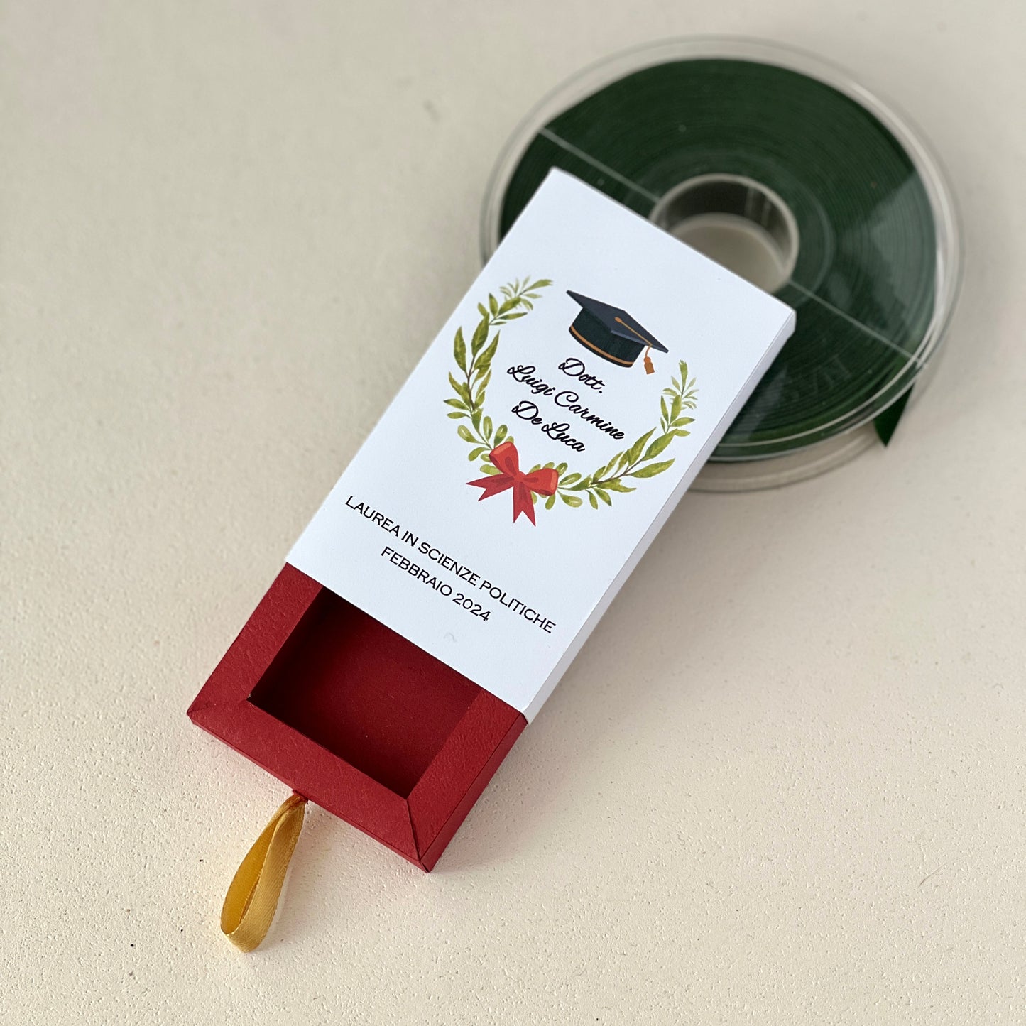 Scatolina Porta Confetti Laurea Personalizzata con Alloro | Bomboniera Laurea Elegante | Box per 5 Confetti | Grafica Dottoressa/Laureando