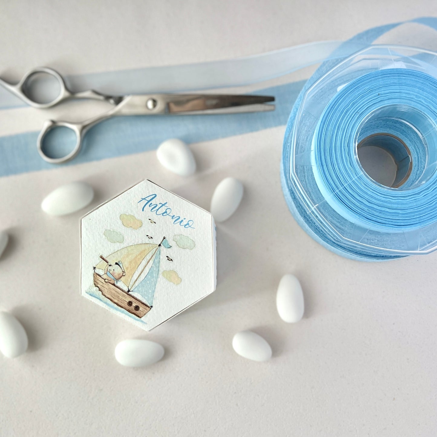 Scatolina porta confetti barca a vela | Bomboniera nascita bimbo personalizzata orsetto azzurro | Favor box handmade in Italy