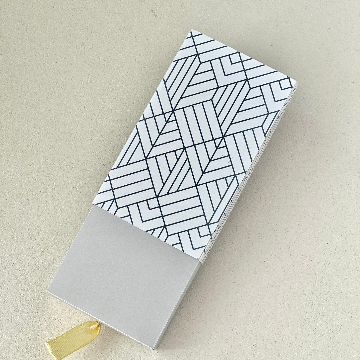 Scatolina a Cassetto Elegante – Tema Luxury Geometrico – Personalizzata per Compleanni, Anniversari ed Eventi