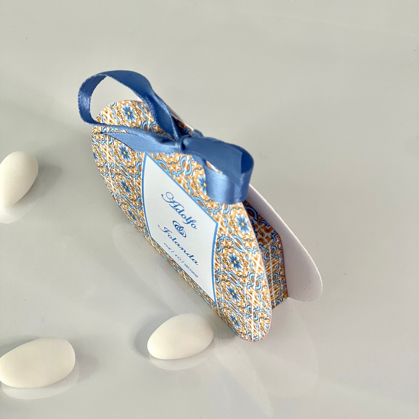 Scatolina Rotonda Maiolica – Variante Blu o Giallo/Blu – Personalizzata per Matrimonio & Eventi - Bomboniera Maioliche personalizzata