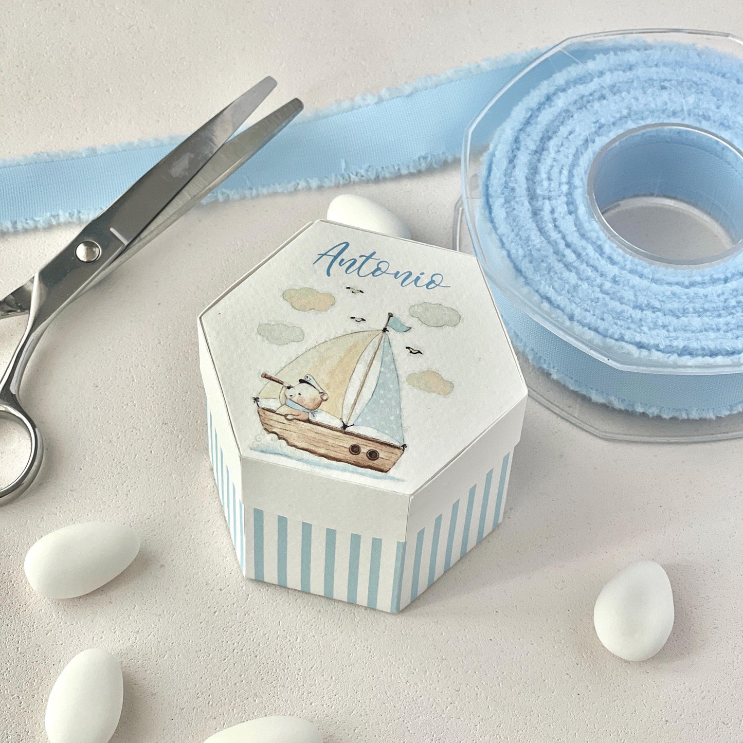 Scatolina porta confetti barca a vela | Bomboniera nascita bimbo personalizzata orsetto azzurro | Favor box handmade in Italy