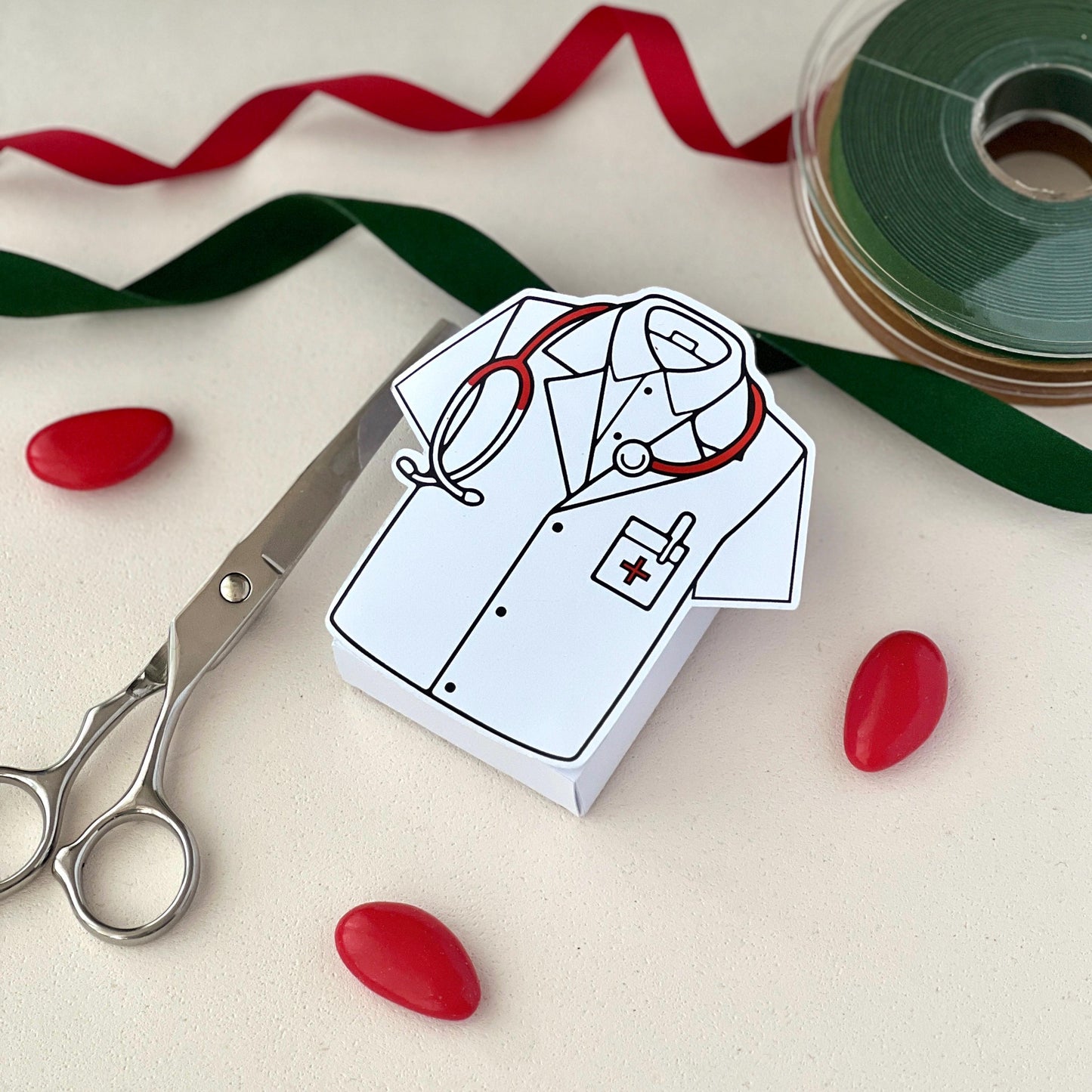 Scatolina Porta Confetti Laurea Infermieristica / Medicina | Bomboniera Laurea Personalizzata con Nome e Corso | 5 Confetti | Made in Italy