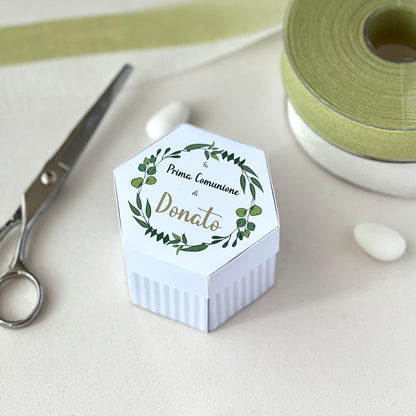 Scatolina Esagonale Personalizzata – Prima Comunione / Cresima – Box per Confetti o Regalo – Grafica Verde – 7x7x5 cm