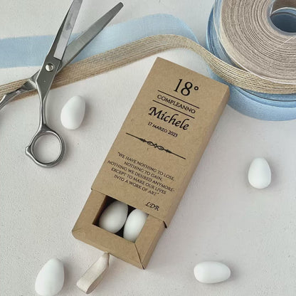 Scatolina a Cassetto Kraft – Personalizzata per Compleanni, 18esimi, Anniversari ed Eventi – Bomboniera Compreanno