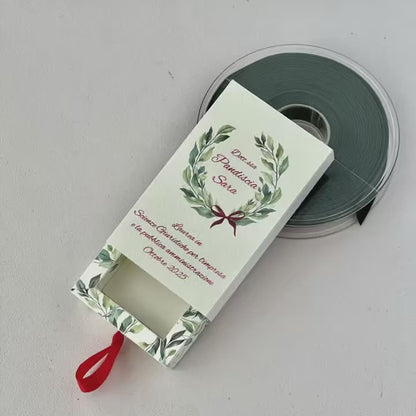 Scatolina porta confetti Laurea personalizzata | Corona d’Alloro verde o rossa | Bomboniera elegante per Dottorato e Laurea Triennale